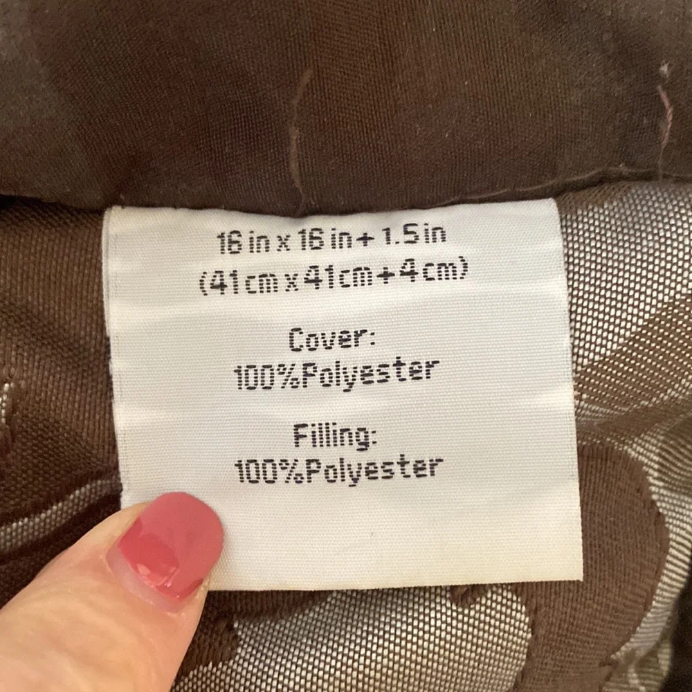 4 Elegant Decorative Pillow Set in Gray/silver and Brown